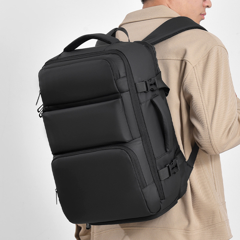 New large-capacity backpack for outdoor commuting, travel, and boarding; multi-functional expandable backpack.