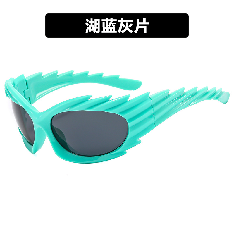 Trendy women's sunglasses with spiky hedgehog design, Y2K style, European and American style, winged cycling sunglasses.