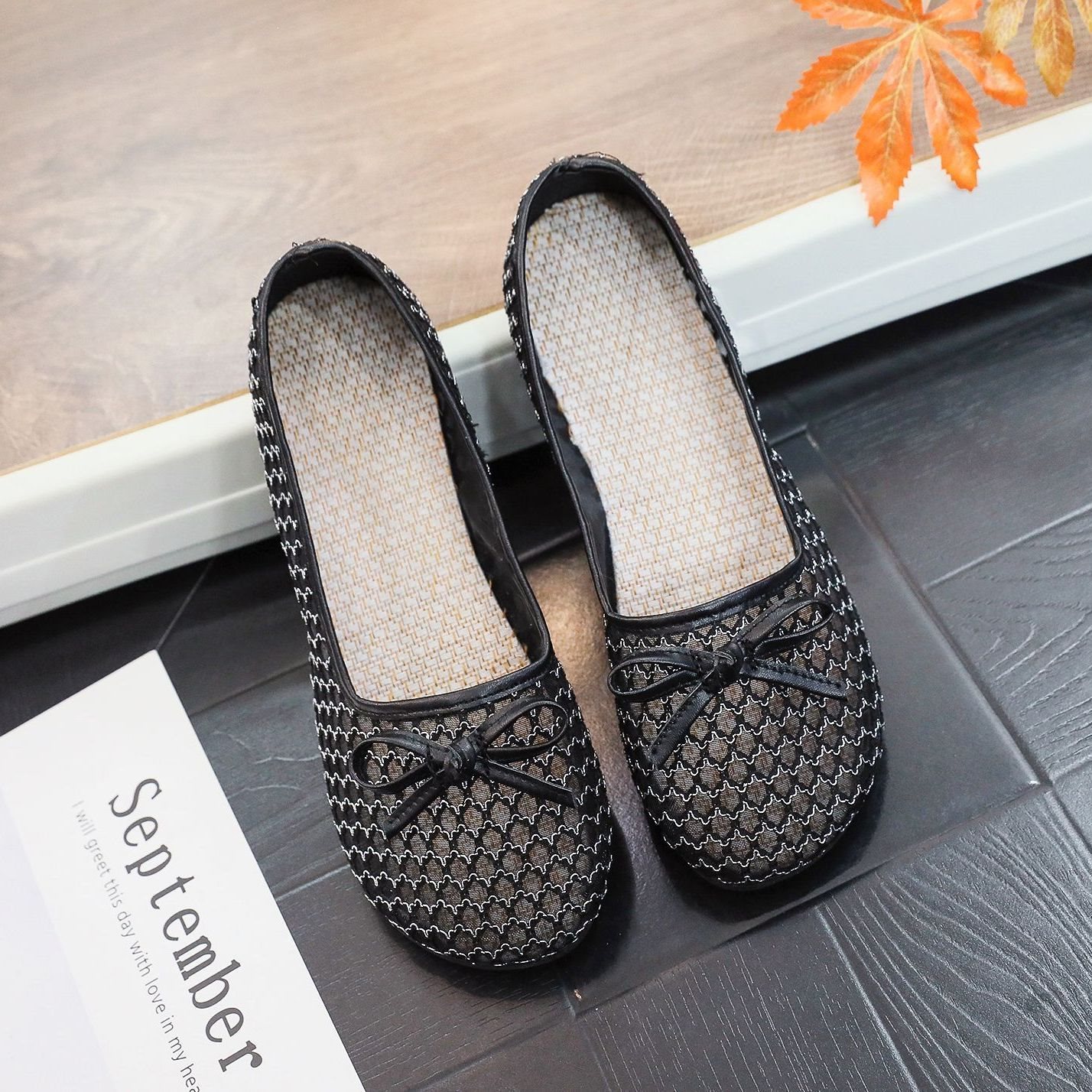 Summer Beijing cloth shoes, hollow mesh breathable bow new style soft sole comfortable mother sandals flat single shoes cotton
