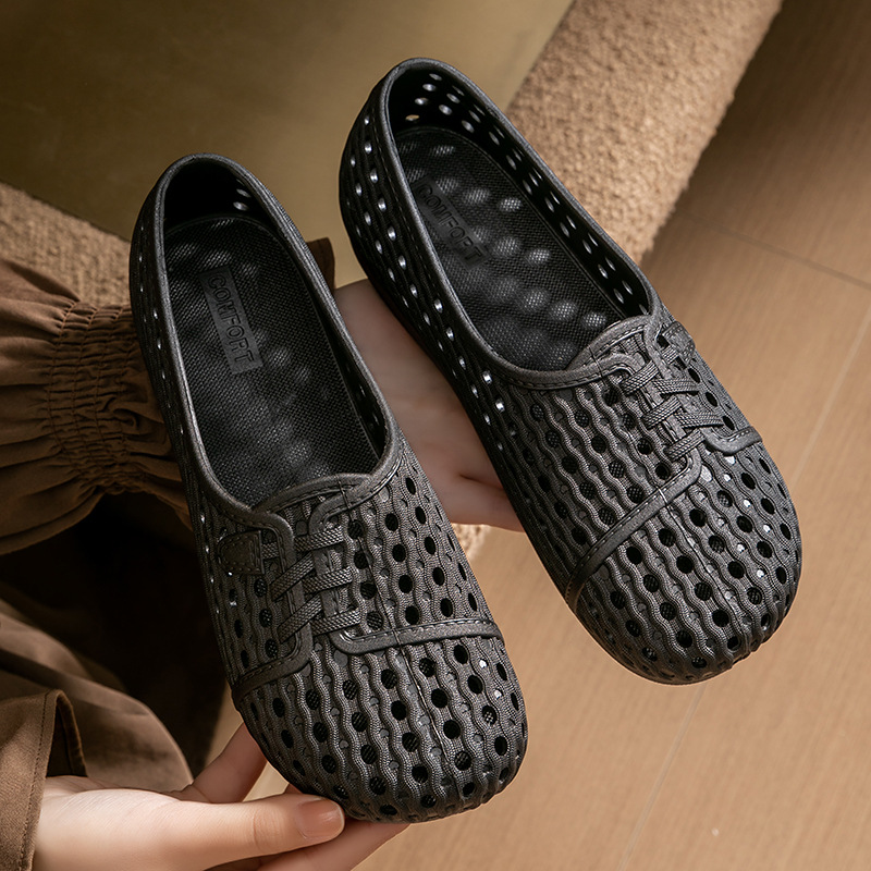 Women's Crocs, Summer Outerwear, Hollow-out Breathable Thick-soled Soft-soled Nurse Shoes, Casual Beach New Style Closed-toe Sandals