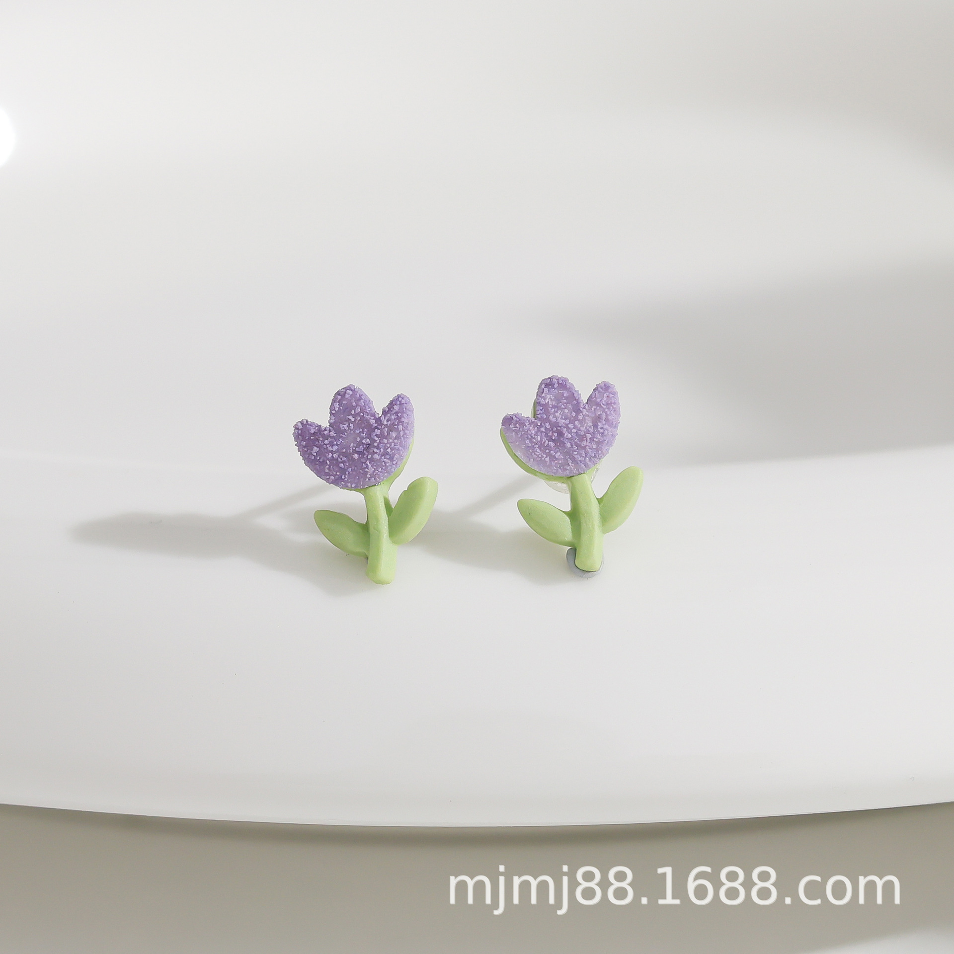 Factory direct sales of bio-ceramic earrings, hypoallergenic, suitable for pierced ears, luxurious and high-end, perfect for sleeping without removing, simple and refreshing.