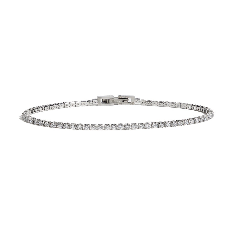 This is a highly popular zircon bracelet for women from Europe and America, exuding a light luxury and high-end charm. It's a niche diamond-encrusted tennis bracelet