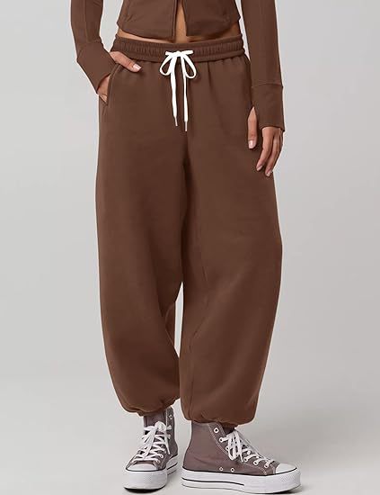 Women's High-Waisted Track Pants - Loose-fitting rolled-up jogging pants with large pockets and adjustable drawstring cuffs