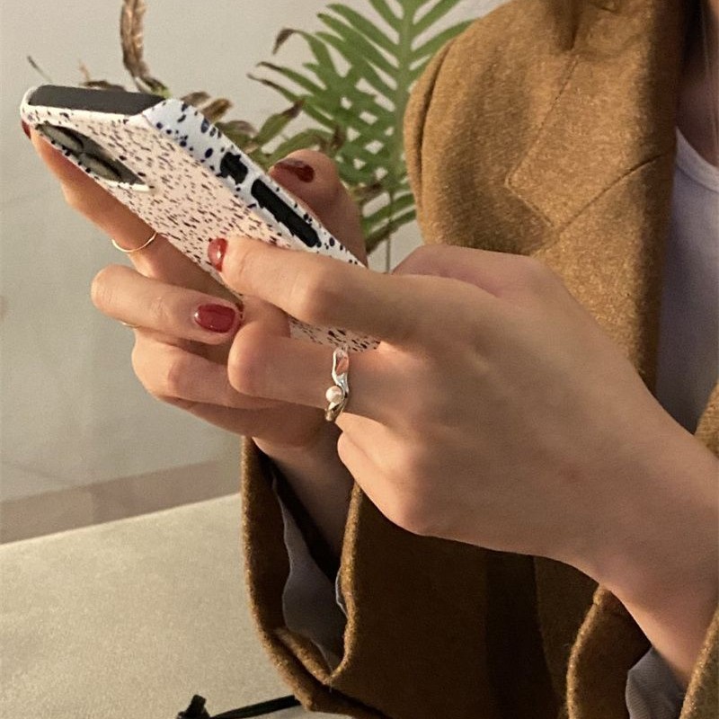 Korean niche design, Instagram style, a single pearl design paired with a trendy European and American ring.