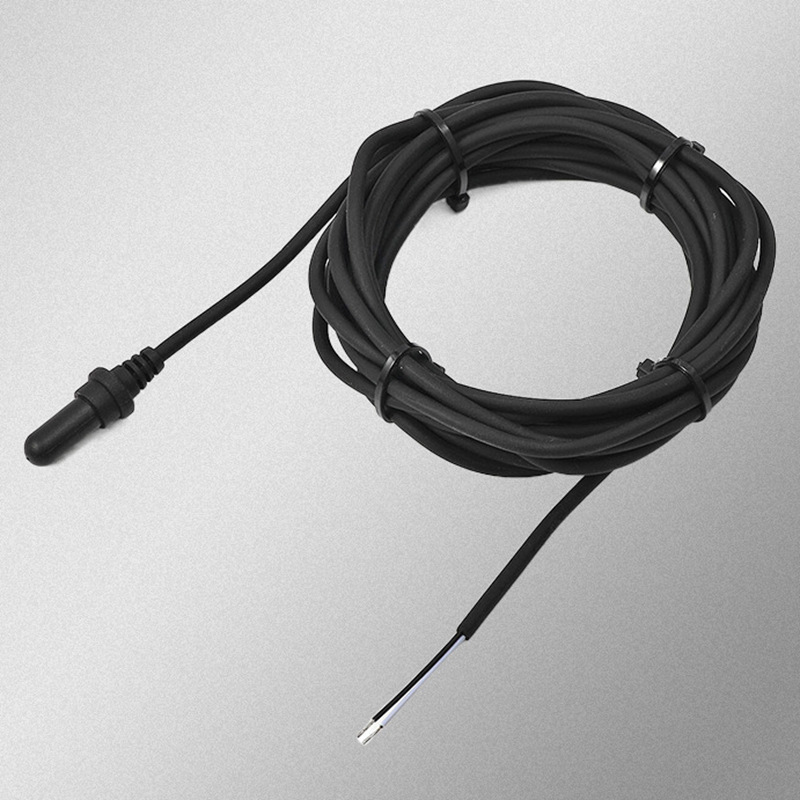 Waterproof temperature sensor with large patterned head injection molding for temperature control of aquarium/pet tank chiller.