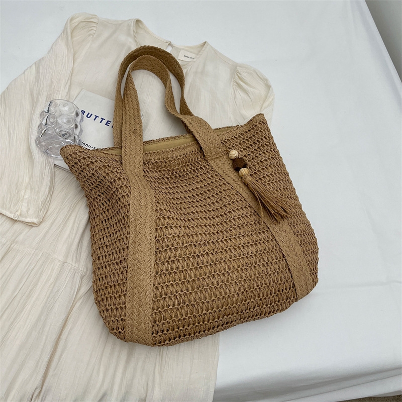 2026 New Summer Woven Large Capacity Women's Bag, Fashionable Retro Commuter Bag, Casual Vacation Beach Bag