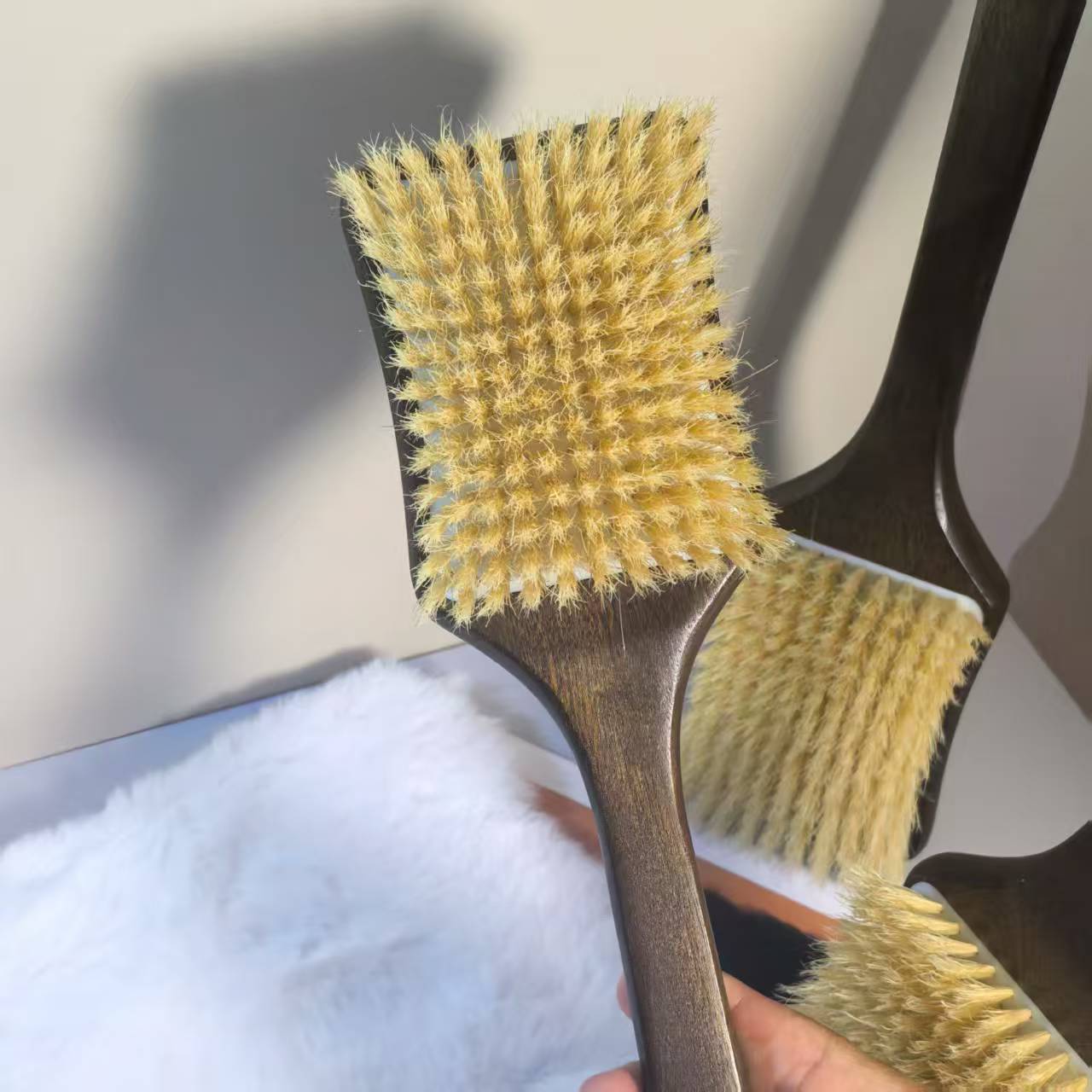 Bath brush with boar bristles, soft bristles, ebony bath brush, long-handled back scrubber, handheld bath towel.