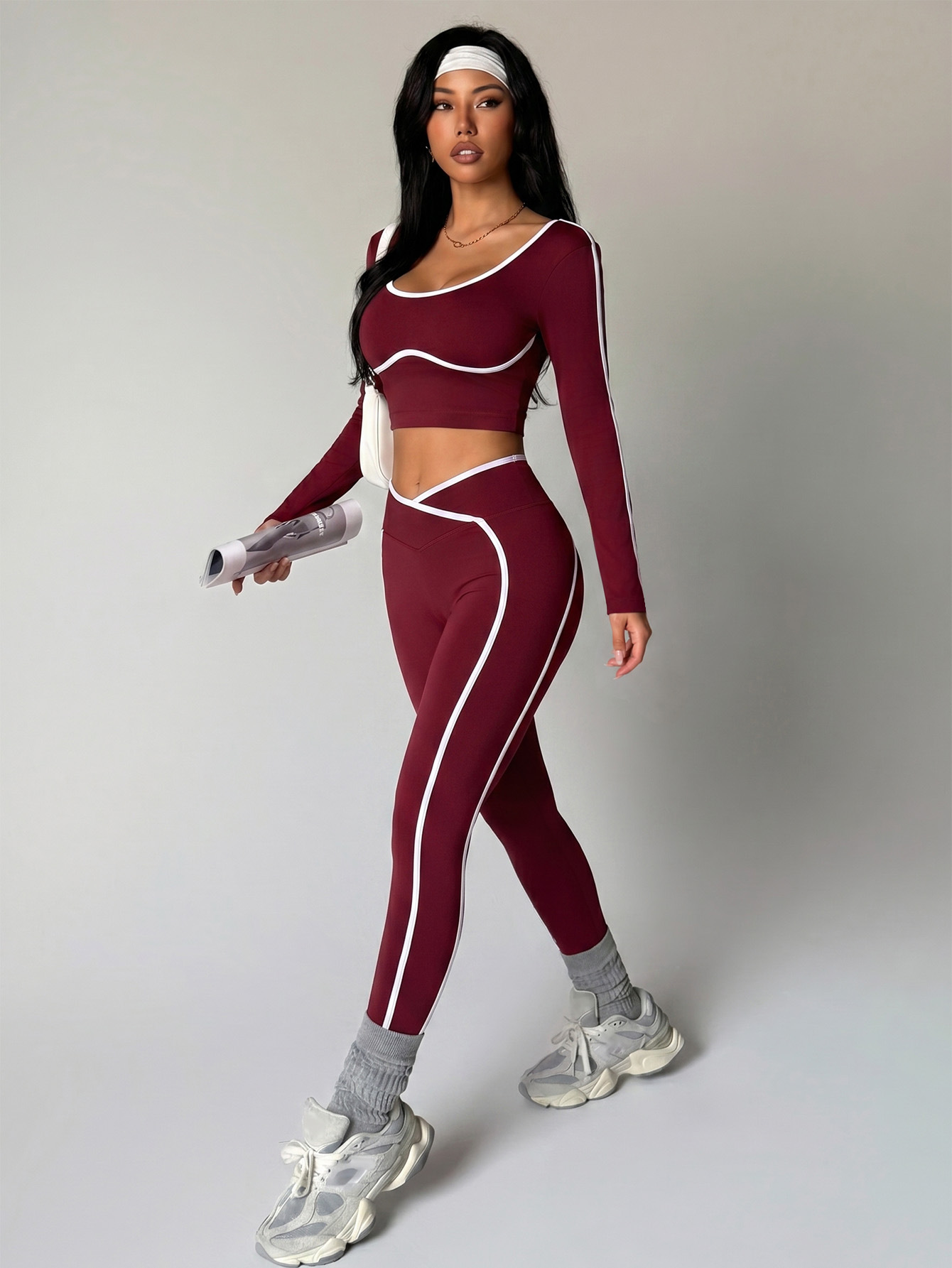 Cross-border color-blocking sportswear for women in autumn, U-shaped neck, beautiful back, long-sleeved yoga suit, high-waisted and hip-lifting fitness two-piece set