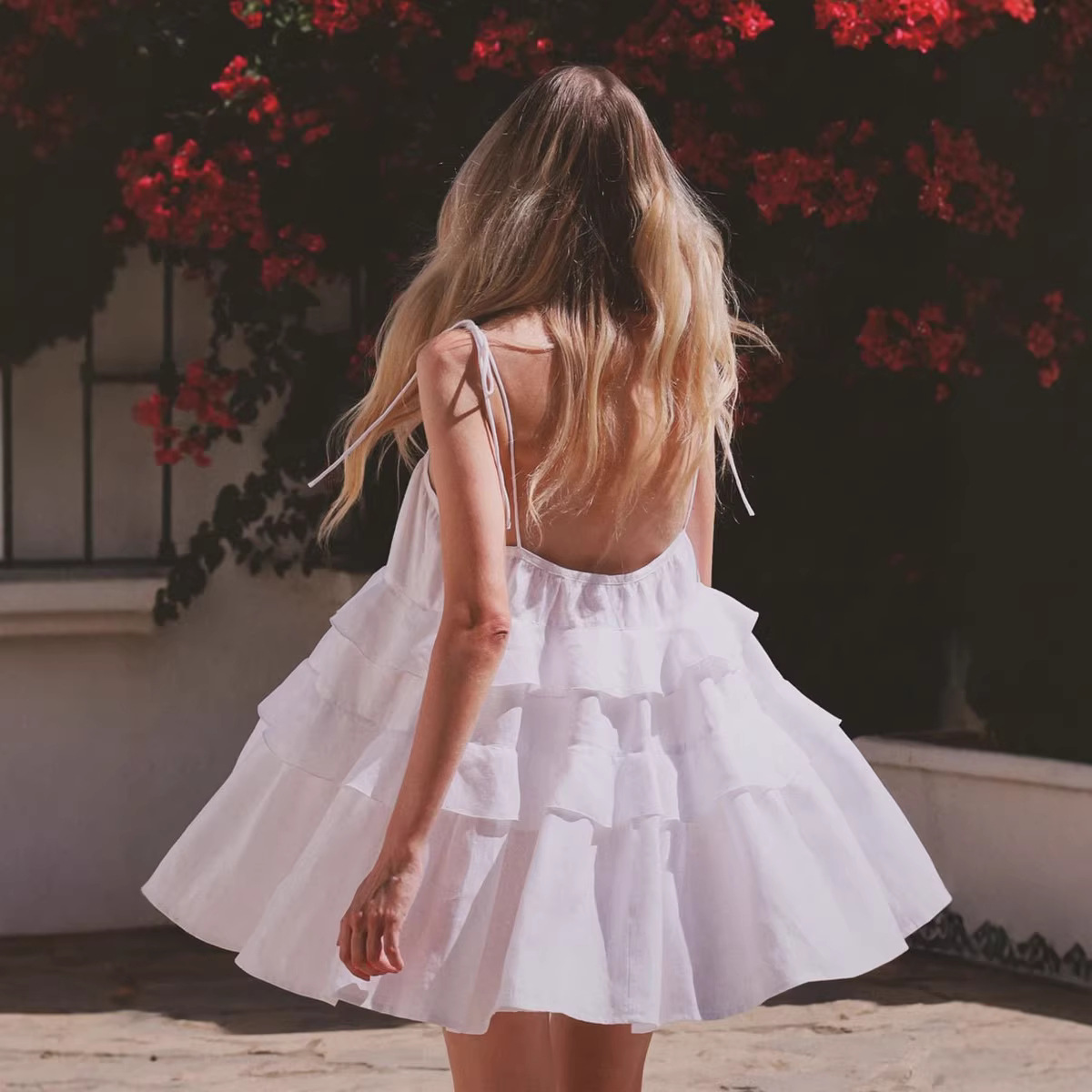 The best-selling new summer cross-border women's dress with a backless halter for Europe and America in 2026 is a short women's long dress