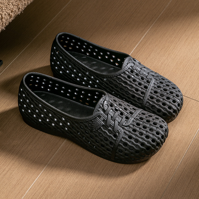 Women's perforated shoes, summer openwork breathable thick-soled soft sole, nurse shoes, casual beach sandals, women's slippers.
