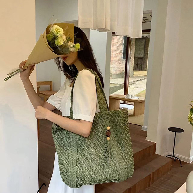 Summer Straw Shoulder Bag for Women, 2025 New Style, Versatile Large Capacity Commuter Tote Bag, Stylish and Chic Woven Bag