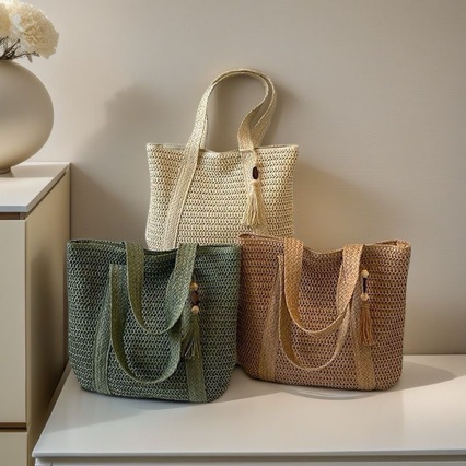 New Fashionable Solid Color Woven Handbag for Women, 2026, Large Capacity, Tassel Casual Beach Bag, Versatile Shoulder Bag