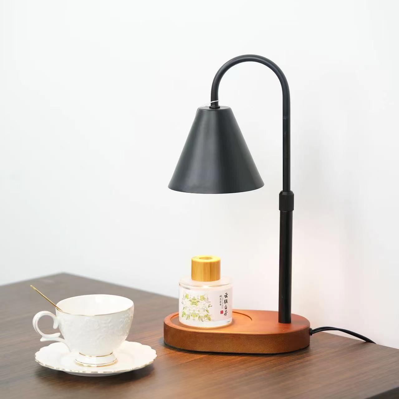 British standard home wax melting lamp, American standard personalized decorative lamp, aromatherapy lamp, Christmas and birthday gift, smart night light