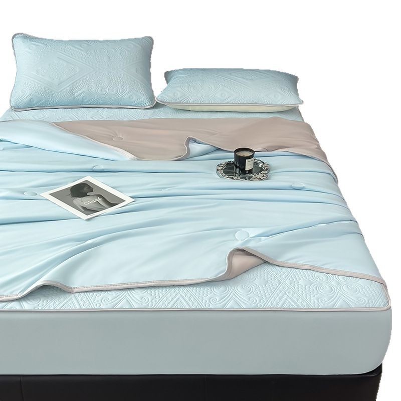 Hot-selling product (Class A): Cool-feel embossed fitted sheet/cover, thin summer comforter/air conditioning quilt, suitable for sleeping naked, machine washable and hand washable.