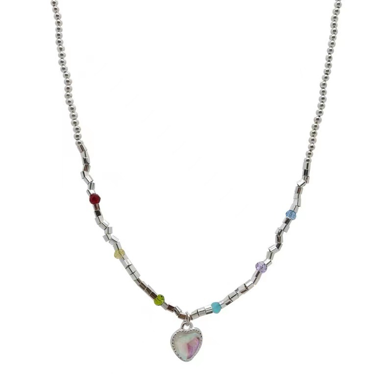 Girlish heart-shaped moonstone pendant necklace, Korean style, unique design, elegant beaded clavicle chain.