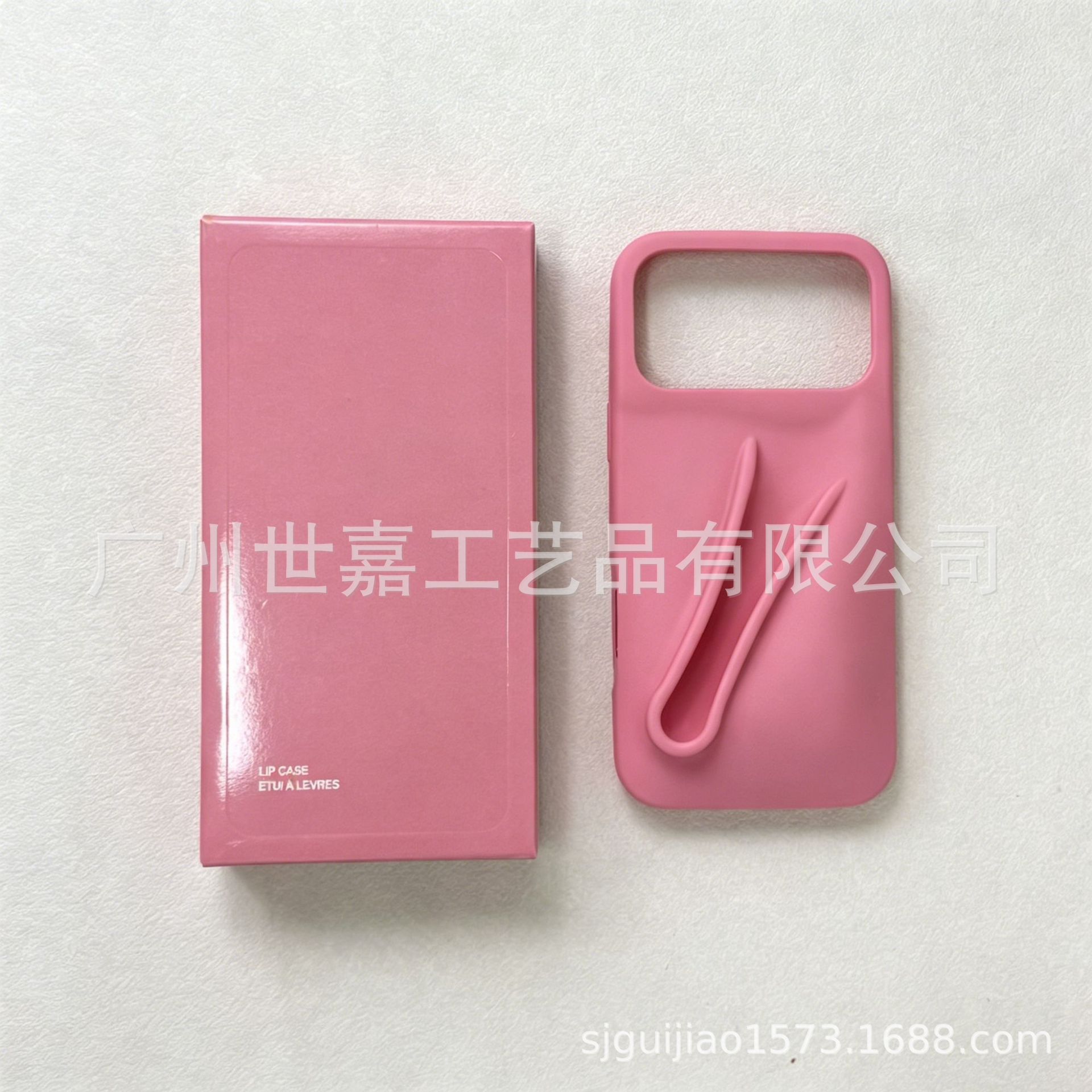 High-quality Hailey Bieber-style silicone lip gloss case for iPhone 15 Pro Max/16/17