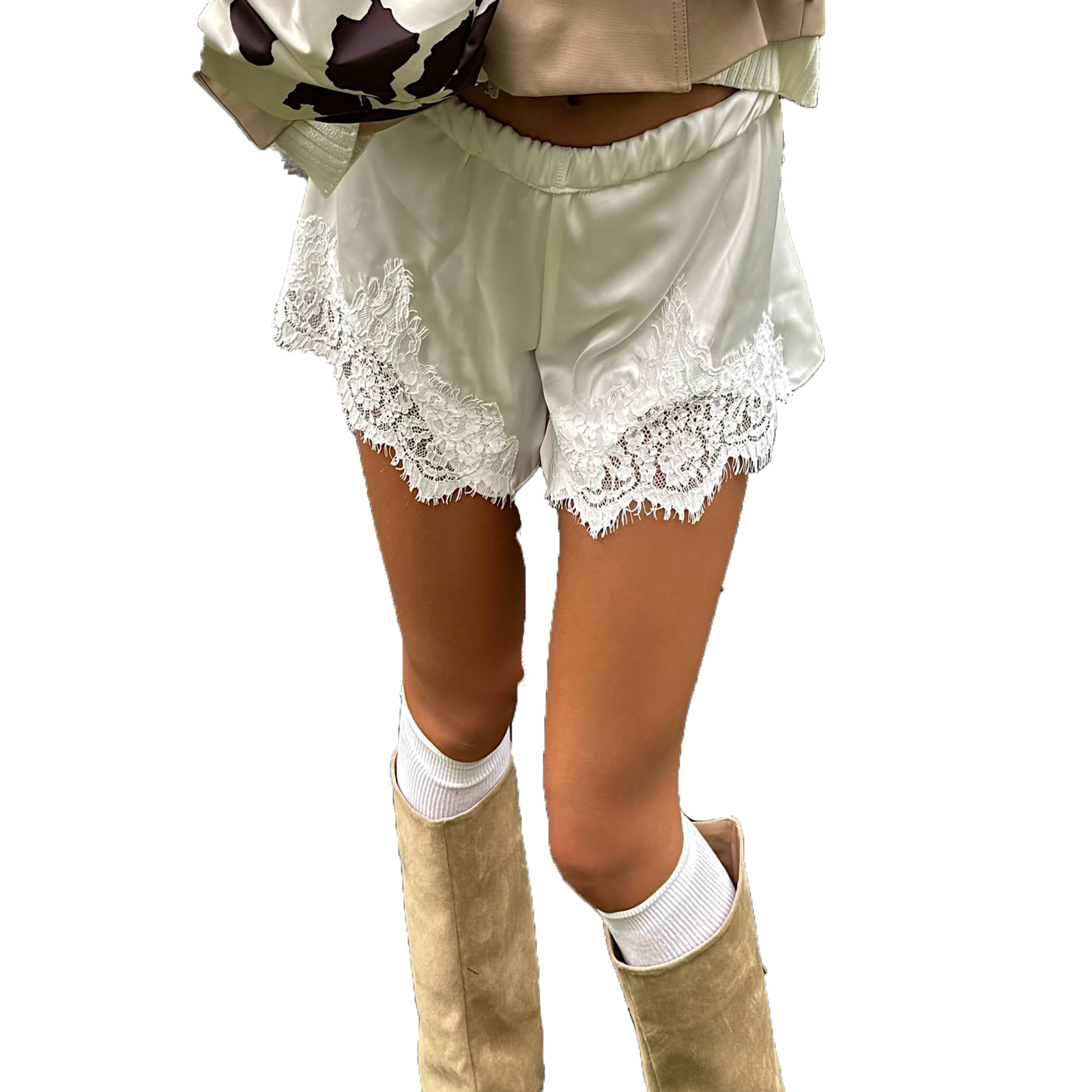 Casual and elegant lace wide-leg shorts for Fall 2025