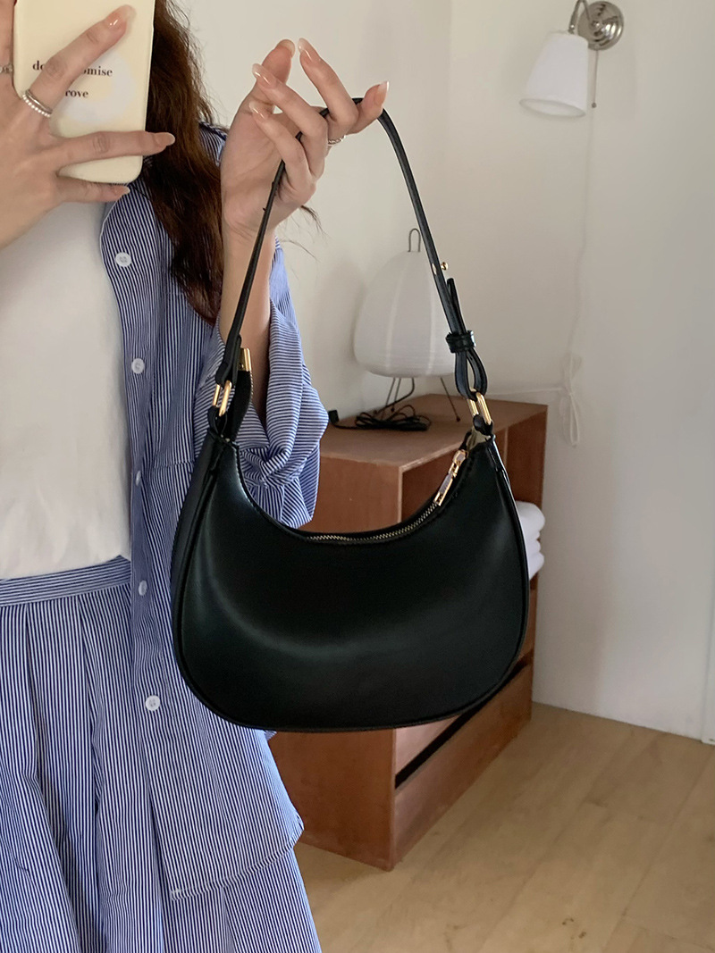 2026 Spring/Summer New Style Underarm Bag, Half-Moon Bag, Simple and Versatile Shoulder Bag, Textured Baguette Bag, Women's Crossbody Small Bag