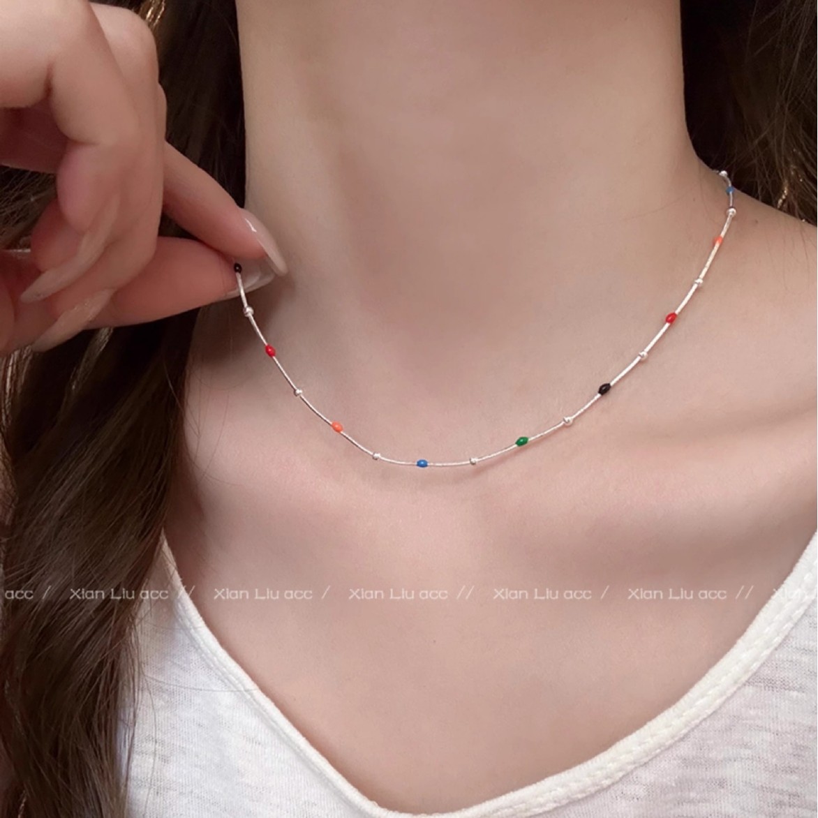 Colorful beaded pendant necklace, elegant clavicle chain for spring and summer, sophisticated and unique design, snake bone chain.
