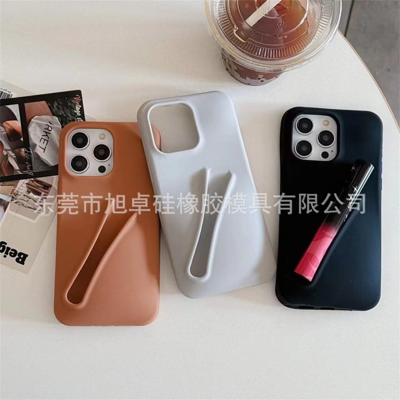 Cross-border best-selling creative Hailey Bieber-inspired lip gloss/lip stain phone case, suitable for Apple devices, shockproof soft silicone protective case.