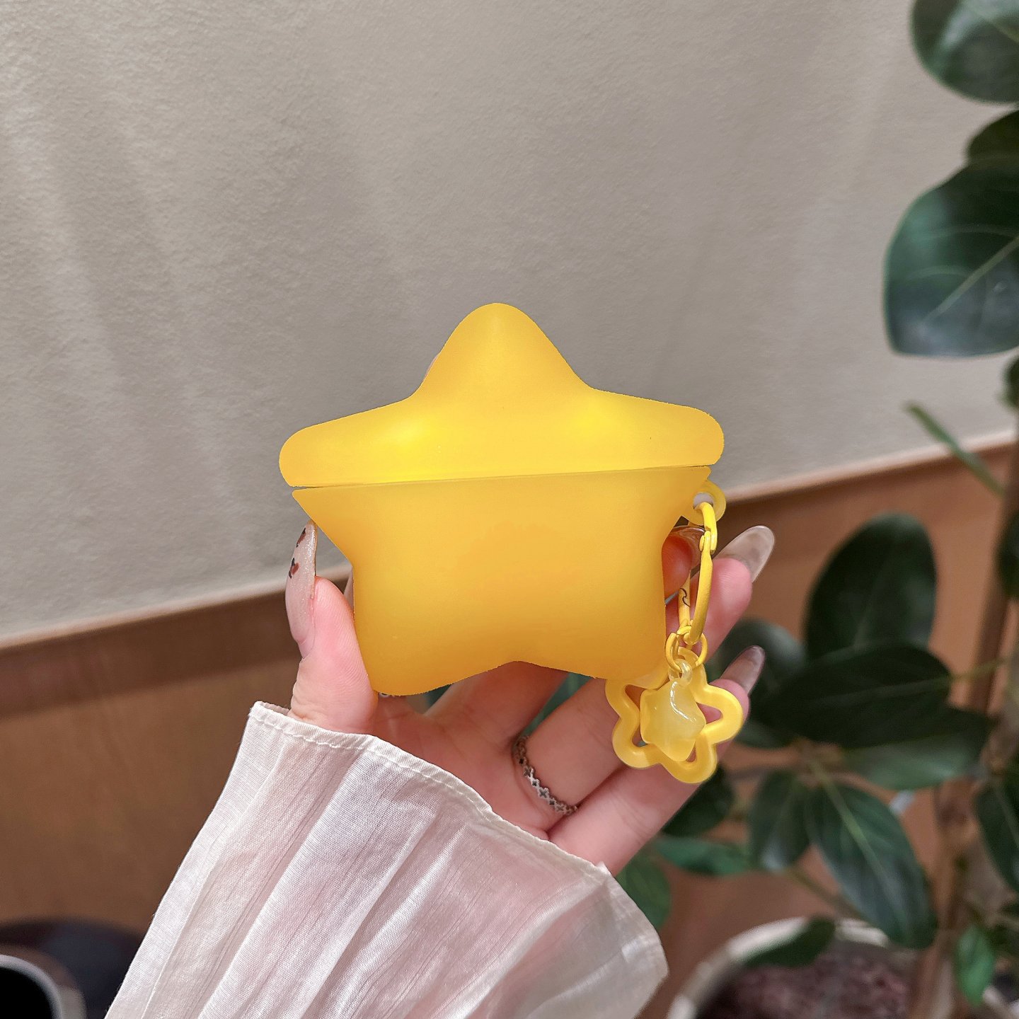 Translucent five-pointed star protective case for Apple AirPods 4 Pro 3 2nd and 3rd generation Bluetooth earphone case 4th generation