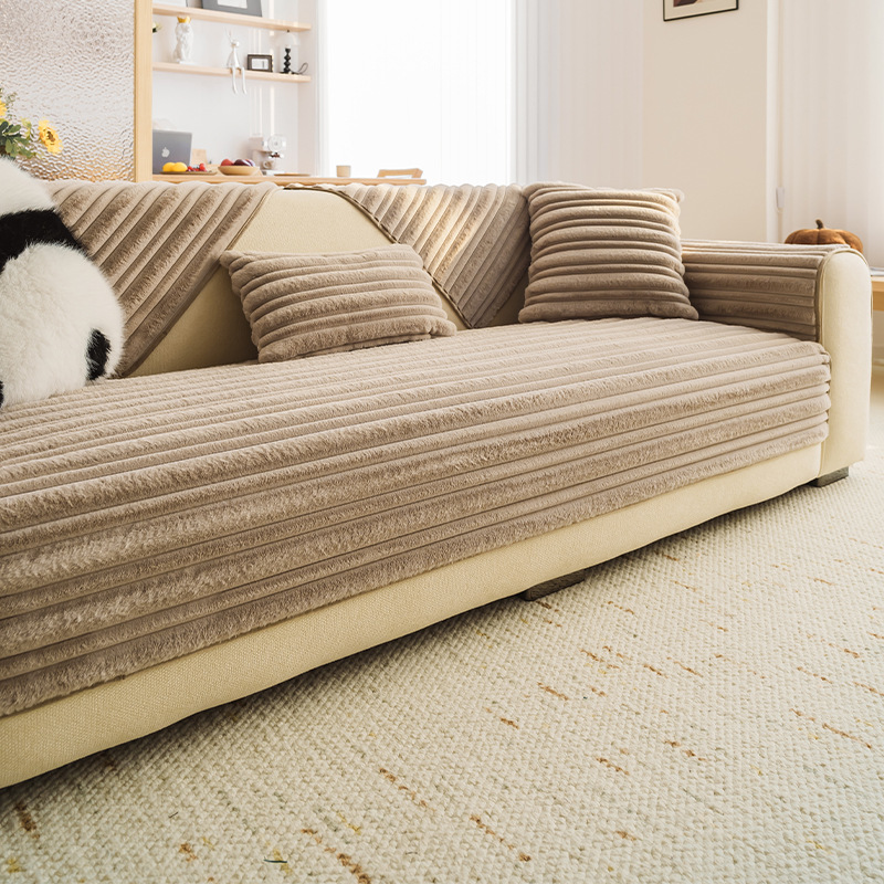 French-style creamy rabbit plush sofa cover, one whole sheet, full coverage, non-slip and anti-scratch sofa cover wholesale.