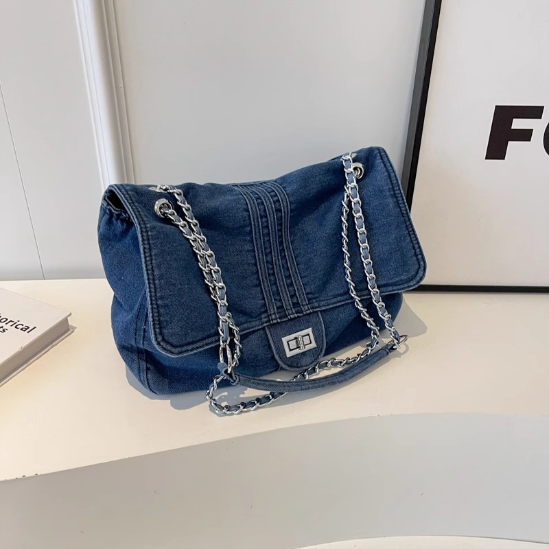 Women's Denim Bag 2026 New Fashion Large Capacity Chain Shoulder Bag Sophisticated Tote Bag for Class or Commute