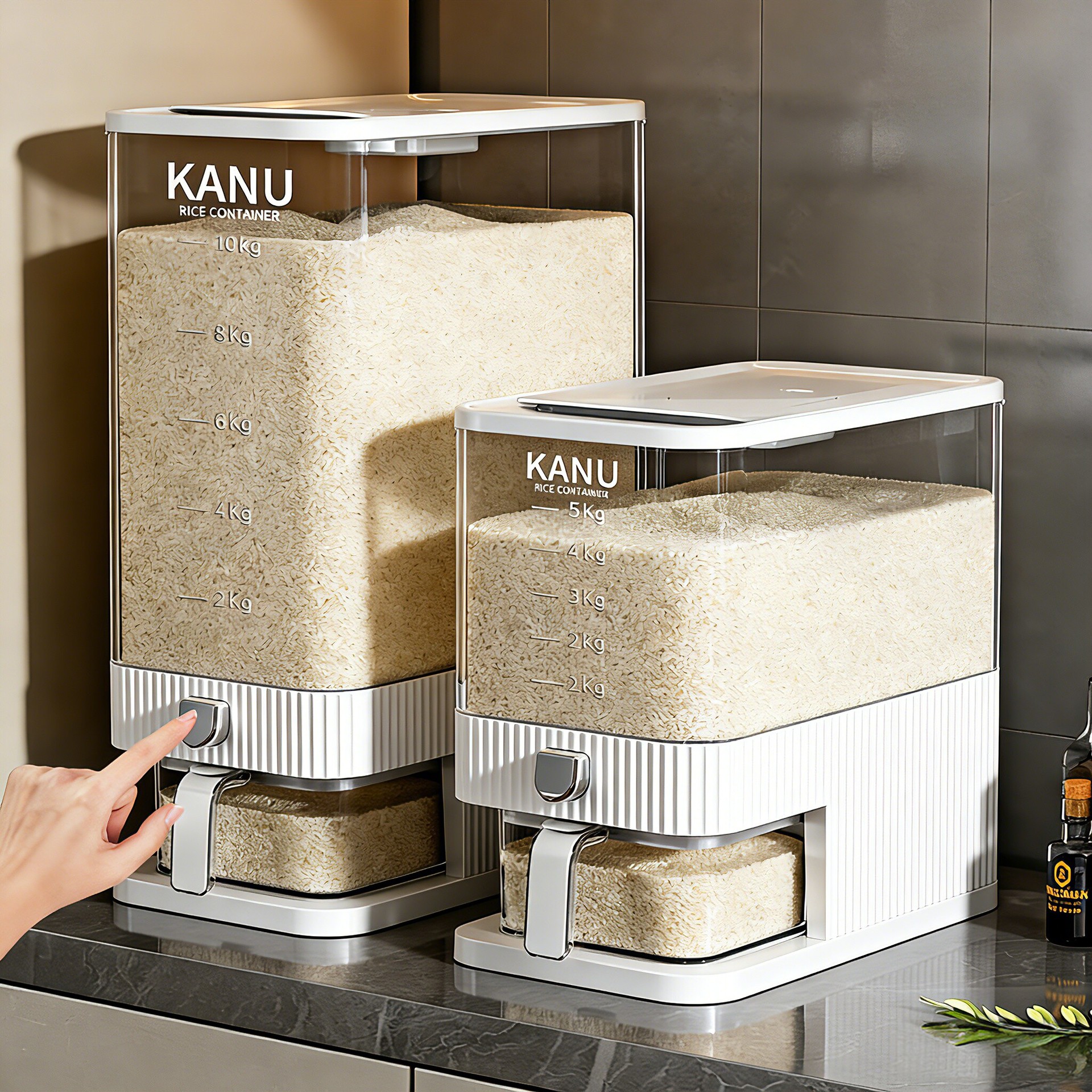 Household plastic food-grade rice bucket, insect-proof and moisture-proof sealed rice jar, rice press-type storage box, large rice storage box