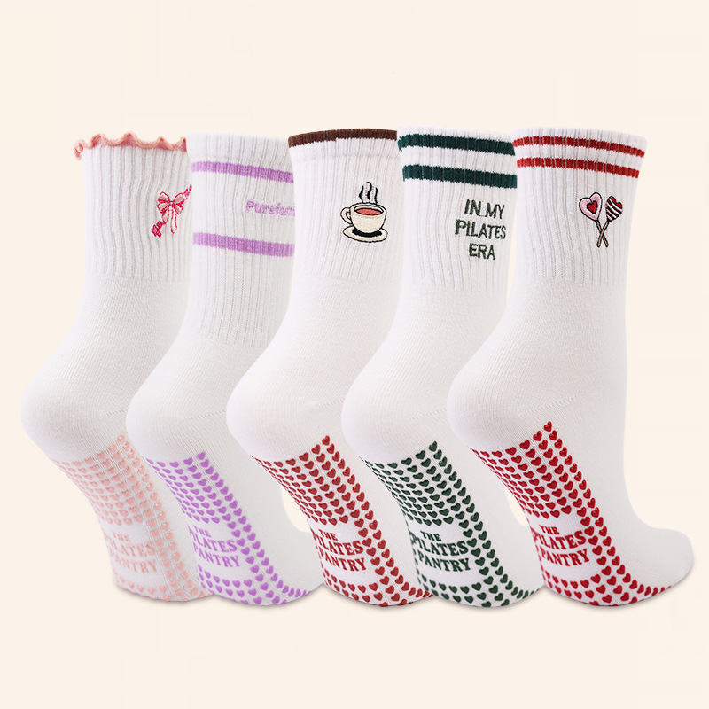 Embroidered yoga socks, women's white mid-calf socks, trendy heart-shaped professional non-slip fitness Pilates floor socks