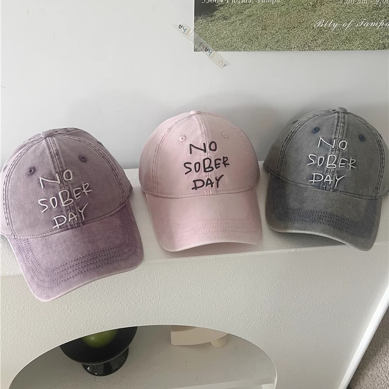 Great fit~ American retro washed soft-top baseball cap with embroidered letters, a popular design for women and men.