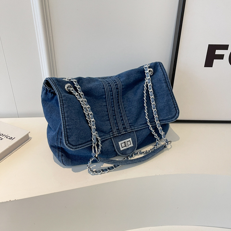 Retro casual denim tote bag for women, new spring/summer 2026 style, large capacity, chain strap, high-end feel, shoulder/crossbody bag.