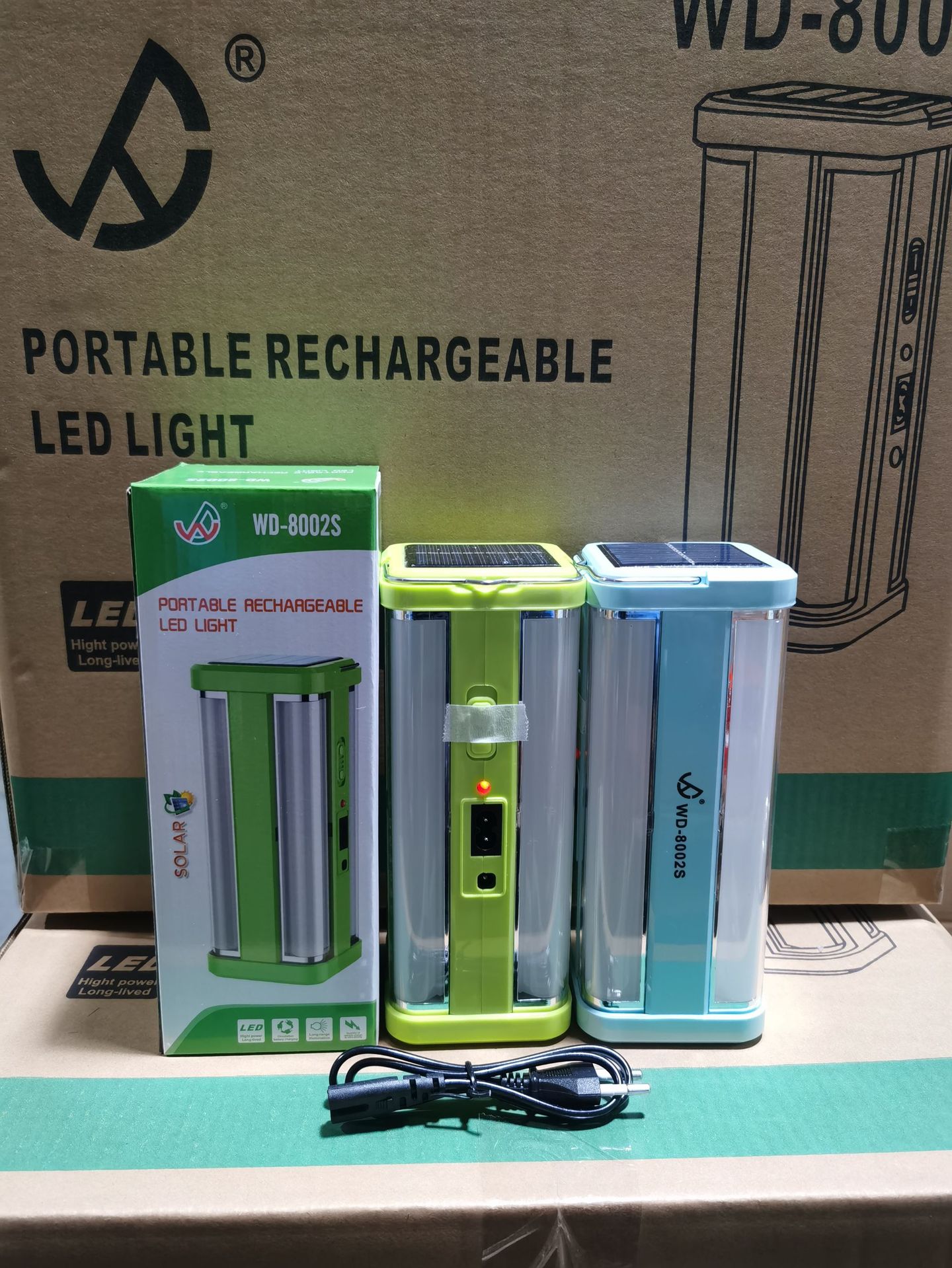 Solar-powered portable rechargeable 4-sided camping light 8002S, emergency photo light with no blind spots 7977S