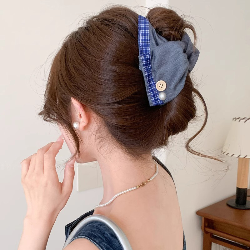 High-end curved abalone-shaped hair clip for women, comfortable against the back of the head, perfect for updos, 2025 new style.