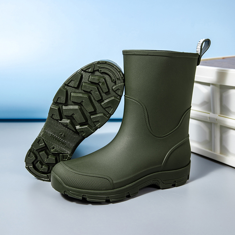 New men's rubber shoes, thick-soled, wear-resistant, mid-calf waterproof and non-slip rain boots, suitable for fishing and construction sites.