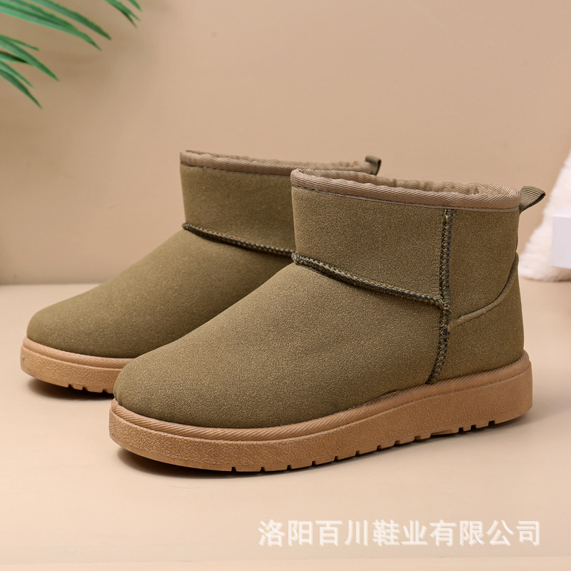 New thickened and fleece cotton shoes and snow boots for women in winter, warm mom shoes, warm feet with cotton boots, casual and versatile ankle boots