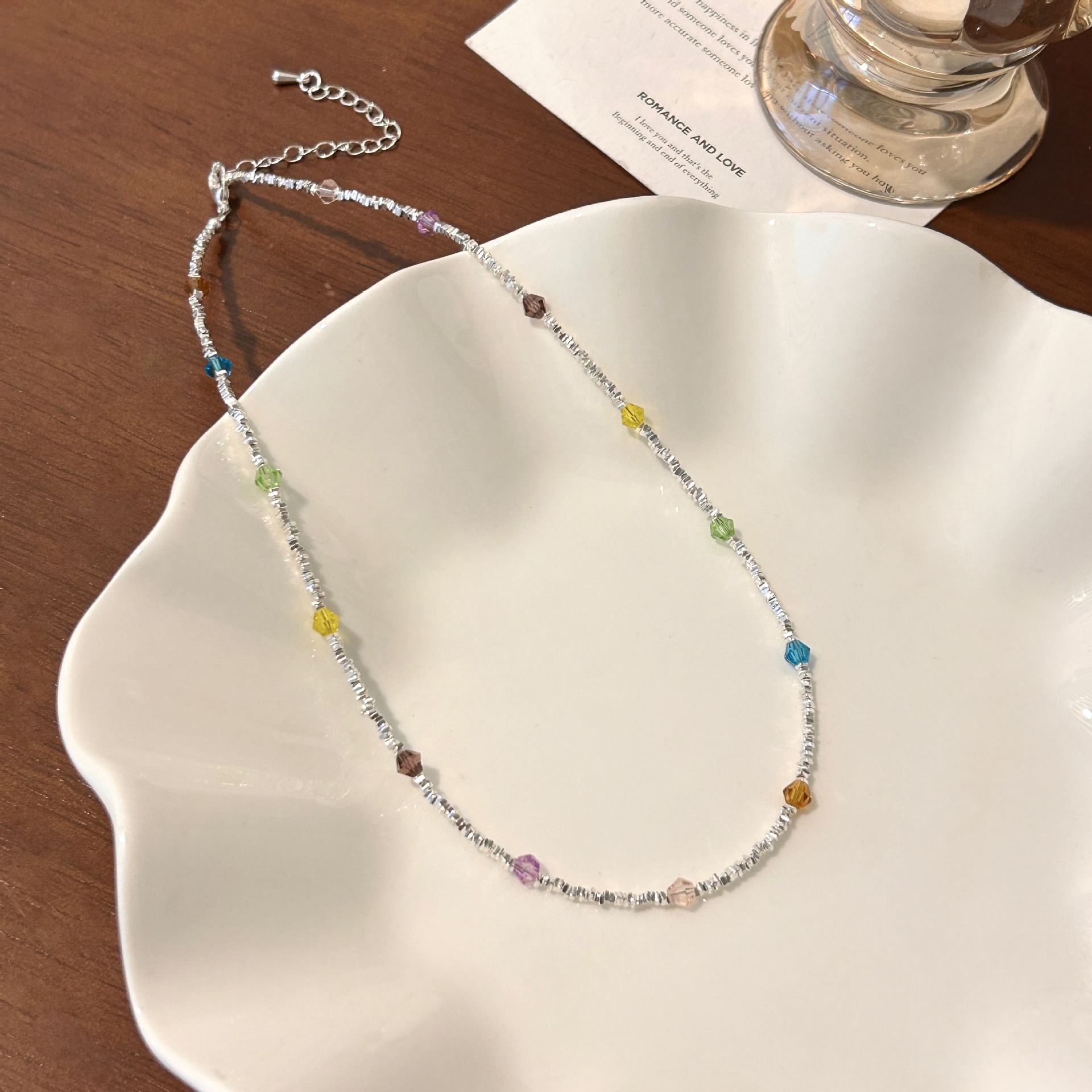 Natural turquoise, seashell, and pearl beaded necklace for women, high-end, understated luxury, niche design, layered clavicle chain.
