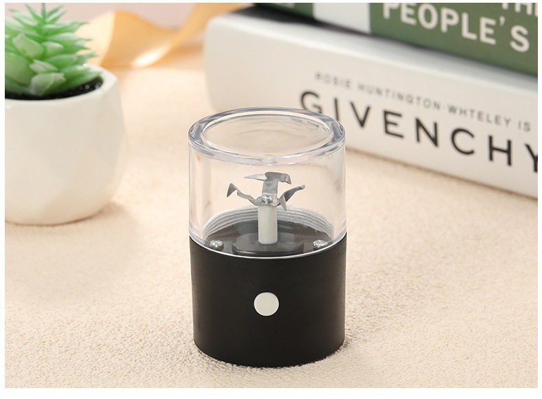 The newly upgraded smart USB electric plastic grinder for tobacco shreds and tobacco is a cross-border bestseller