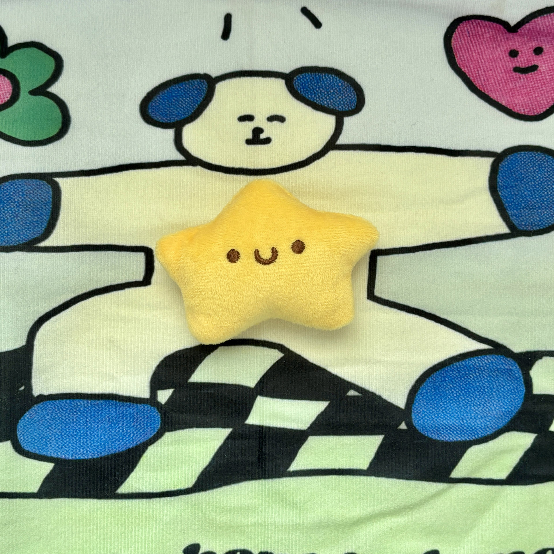 Cartoon cute plush five-pointed star pendant, star doll brooch, keychain, backpack charm, DIY accessories wholesale