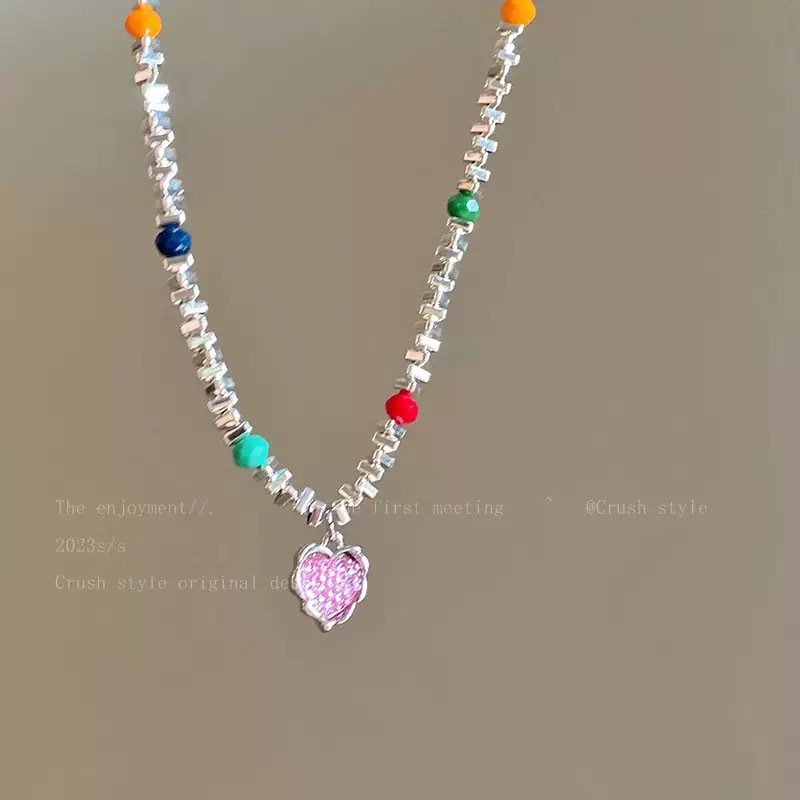 Sweet and cool girl~ Colorful beaded heart necklace for women, trendy niche design, luxurious and versatile clavicle chain
