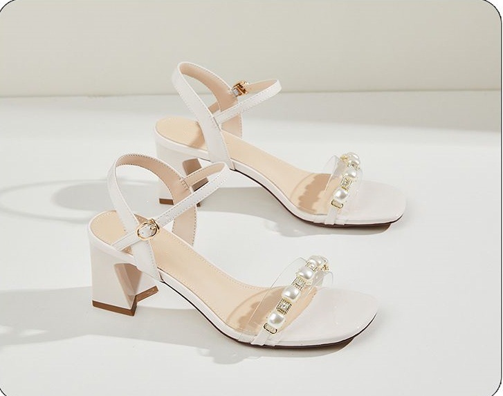 Women's single-strap sandals, new summer style, fashionable and versatile high heels, soft sole, comfortable, fairy-like style, suitable for wearing outside.