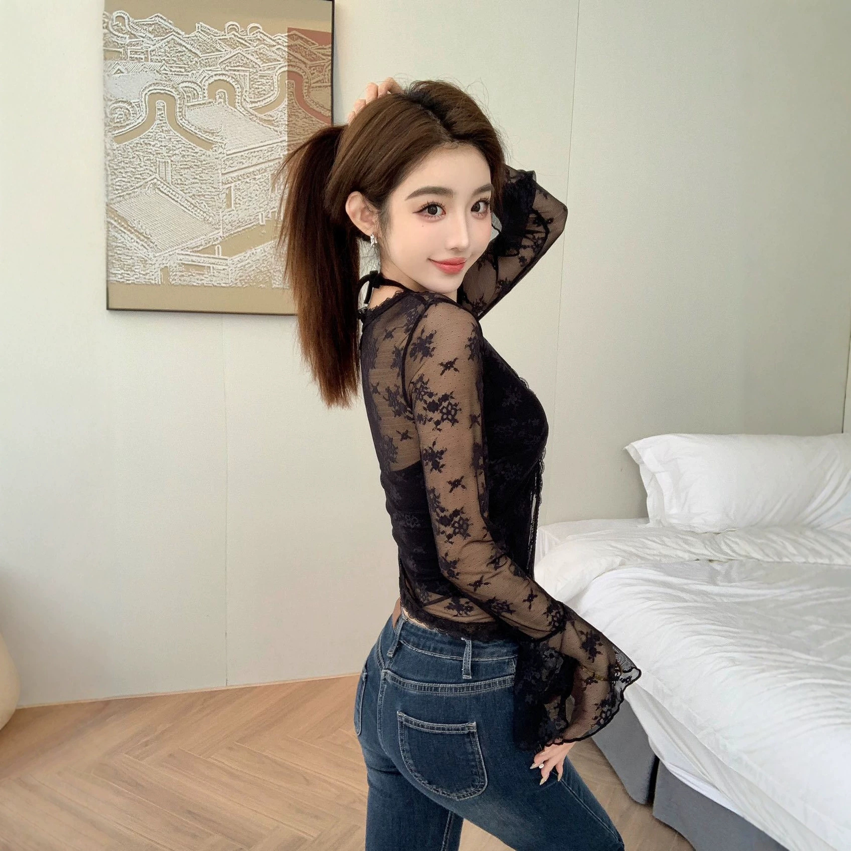 V-neck halter tops for women's early spring break, two flared sleeve lace base shirts with sun-protective clothing inside, source factory