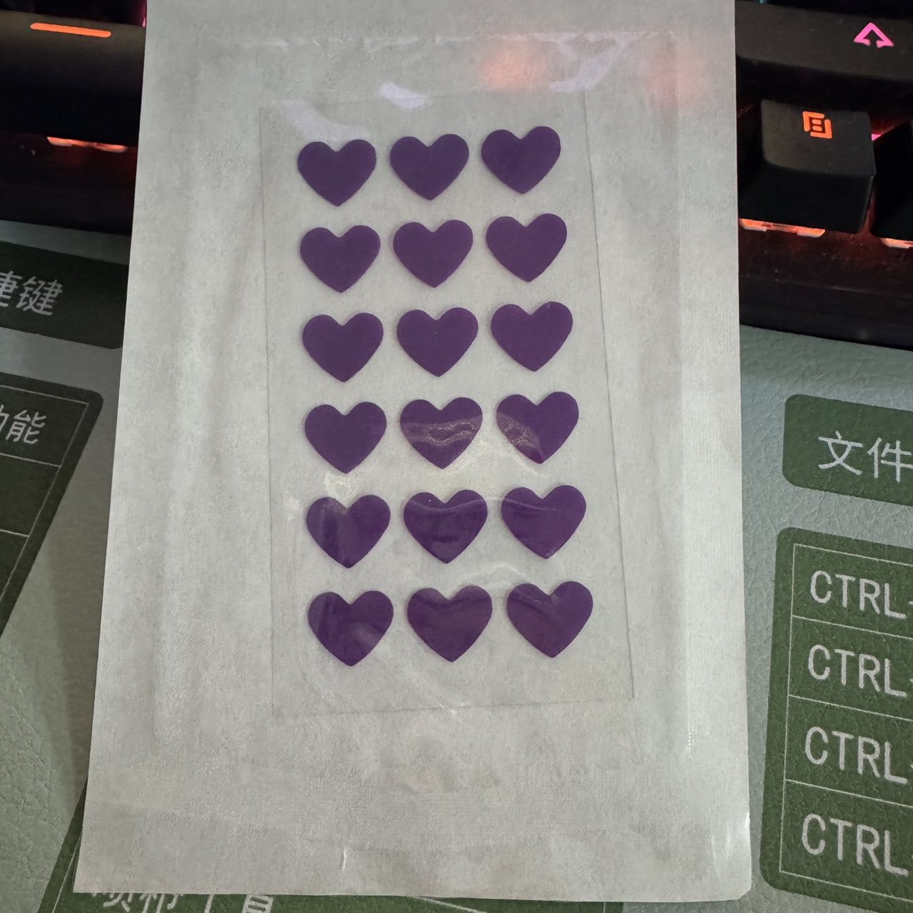 Cross-border invisible acne patches, cartoon transparent granules, PE self-adhesive cat paw, colorful cute acne patches, water-based adhesive, portable.