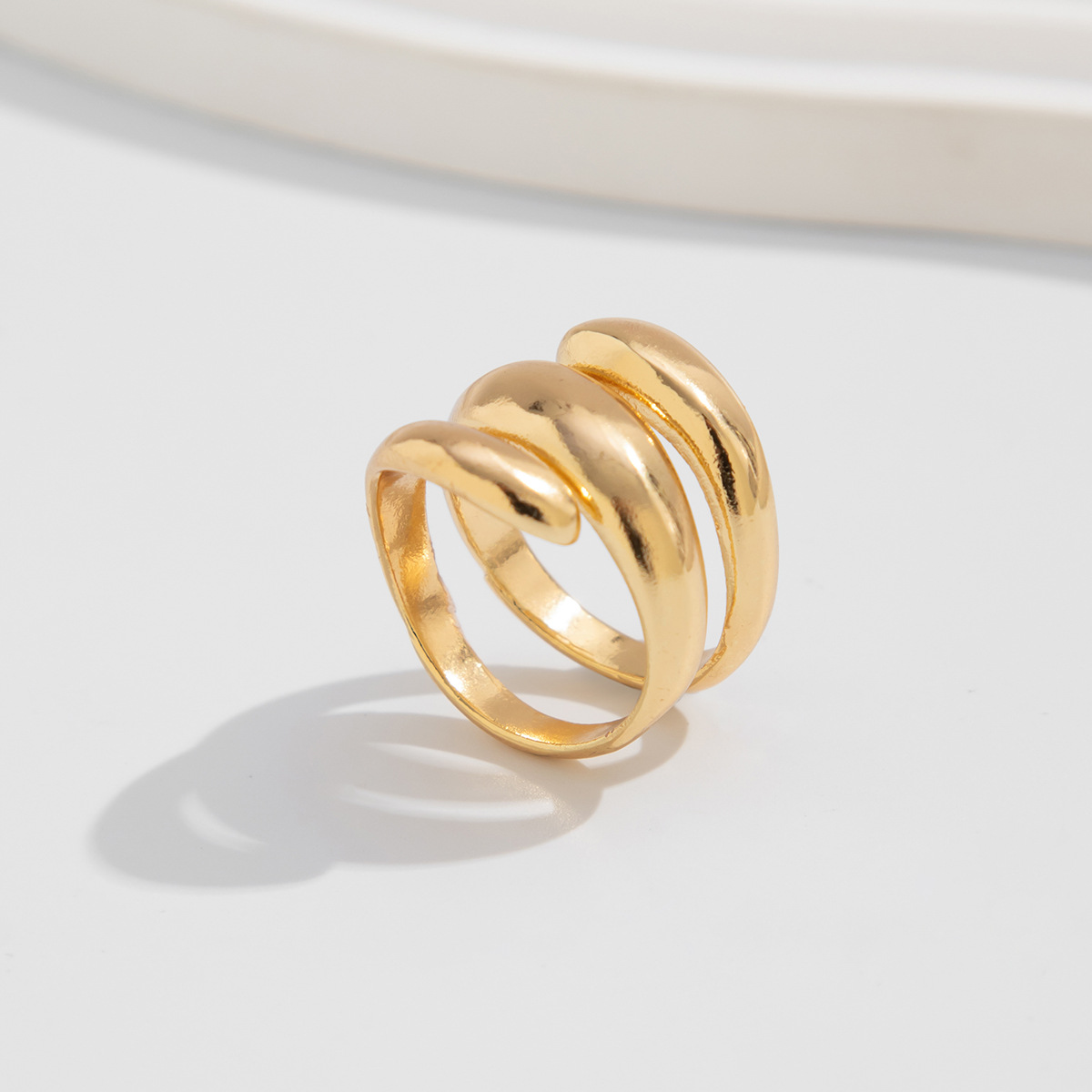 European and American cross-border jewelry, vacation style, inlaid twisted irregular ring, women's plain band, smooth geometric ring set.
