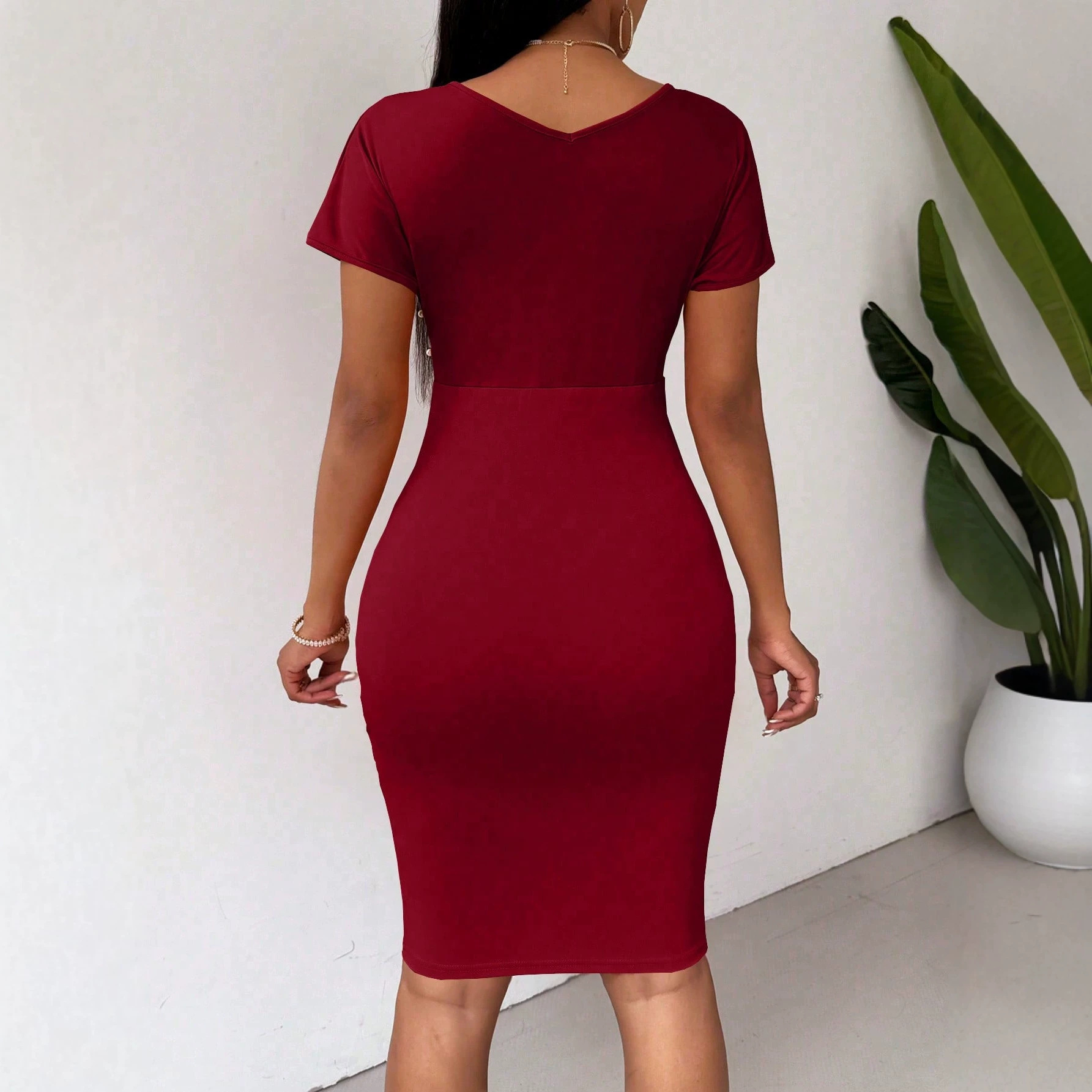 New sexy red V-neck bodycon pearl dress for women, available on Amazon Europe and America, AliExpress.
