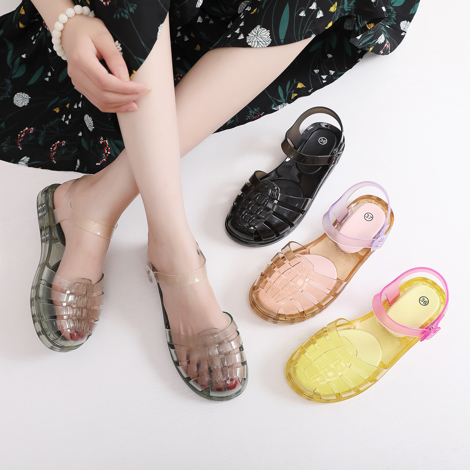 Trendy jelly sandals for women, new summer style, transparent soft-soled hollowed-out beach flat sandals