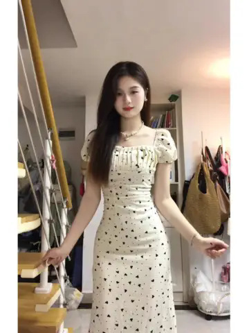French square-neck puffed sleeve dress 2025 Summer new style, gentle and elegant, waist-cinching tea break dress for chubby girls