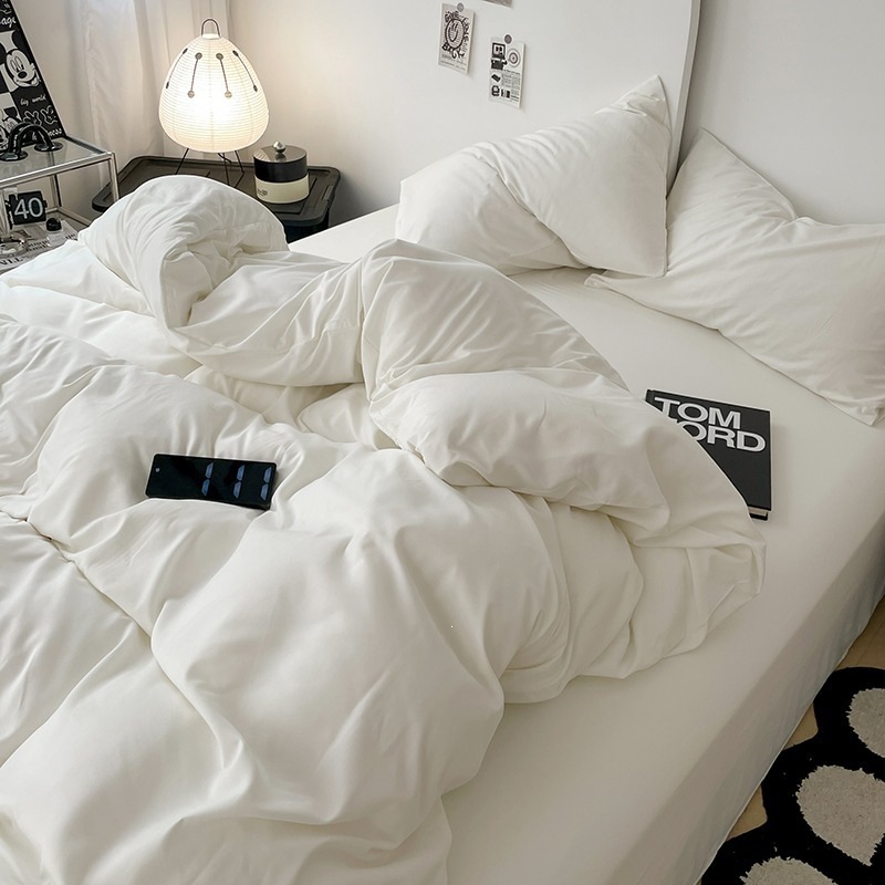 Class A mother-and-baby grade solid color double-layer skin-friendly cotton four-piece bedding set, simple university bed sheet and duvet cover three-piece dormitory set.