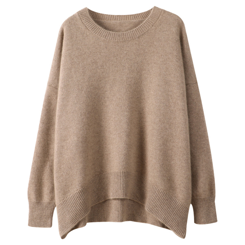 The new autumn/winter 2024 knitted sweater is a loose and laid-back off-the-shoulder pullover for women, paired with a simple round-neck sweater
