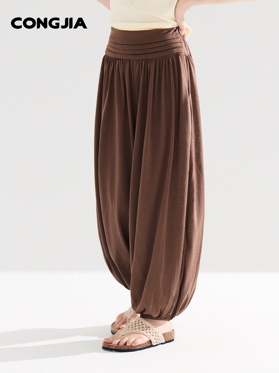 Girls' high-waisted, flowing lantern pants, new summer 2026 style, loose-fitting, casual, pleated, and trendy.