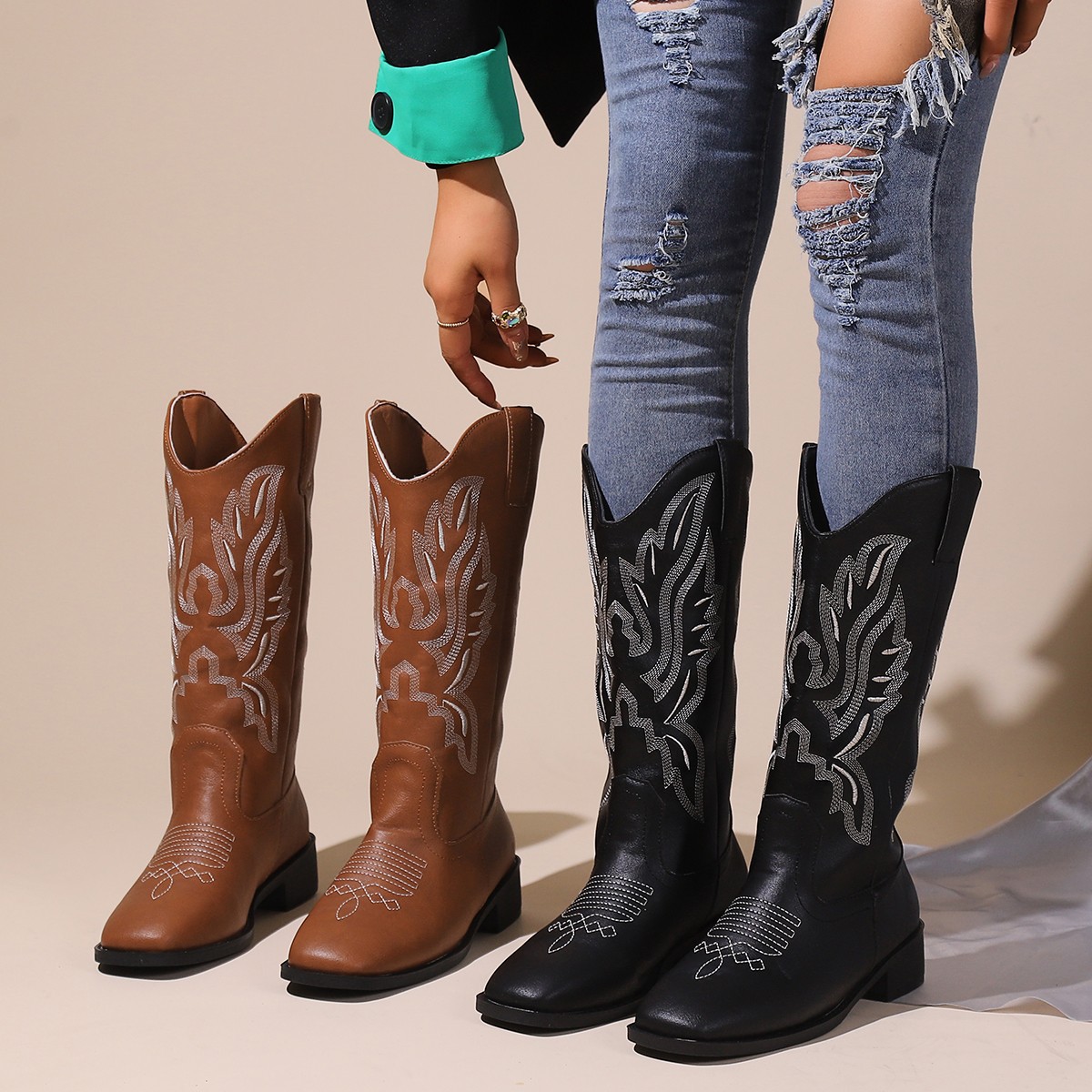 European and American denim boots for women, Spring/Autumn 2025 new embroidered knight boots, square-toed mid-calf boots for women, large sizes 41-43